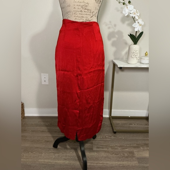 Zara Elegant Red Women's Skirt - Picture 4 of 10